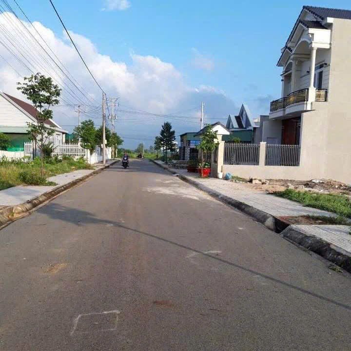 Đất Gò Cát 8 mở rộng, 100m2 sổ riêng, đối diện biệt thự