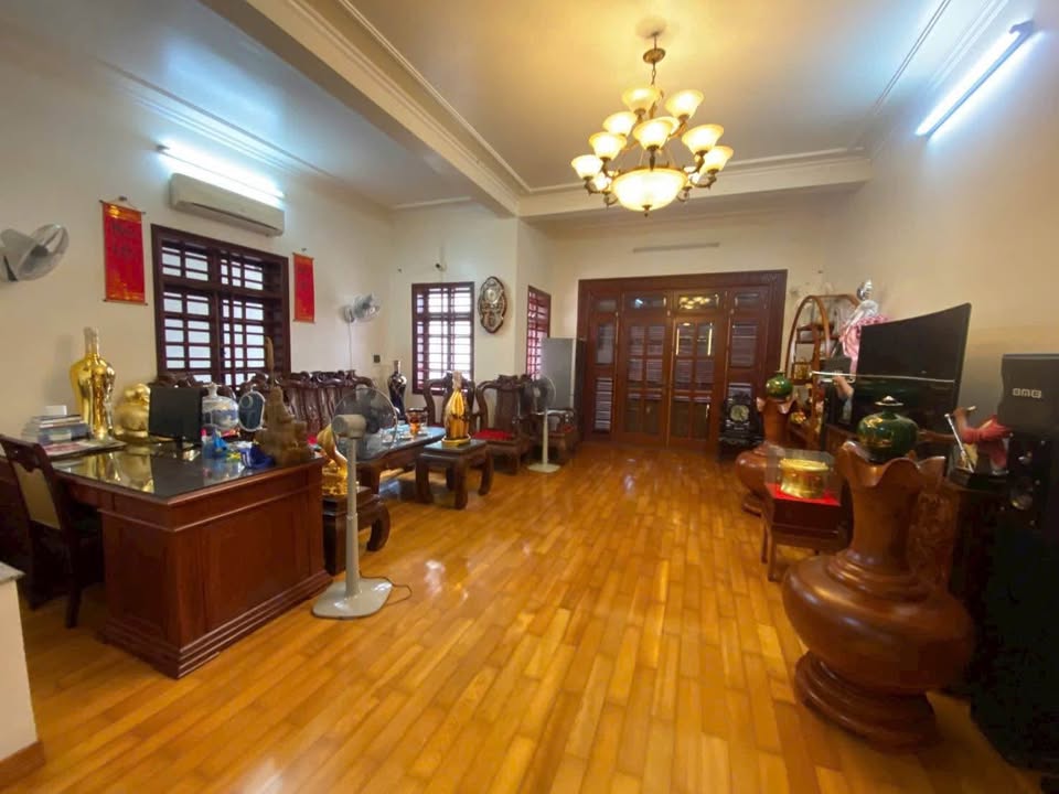 Bán nhà mặt đường Song Hào, Nam Định, mặt tiền 12m, 273m², Tân Cổ Điển