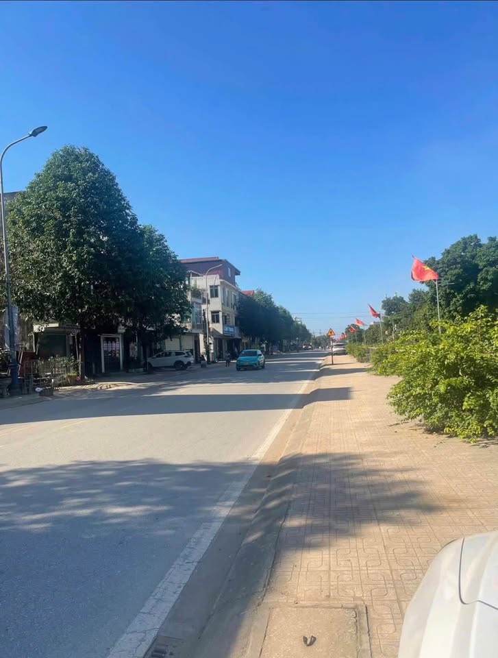 Mặt đường Việt Bắc, Thái Nguyên, nhà 2,5 tầng dãy trọ 12 phòng, thu nhập 25 triệu/tháng