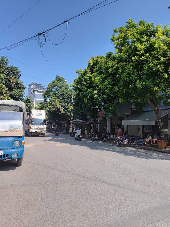 Chào mừng quý vị đến với "cơ ngơi" trong mơ tại mặt phố Chính Trung, Trâu Quỳ