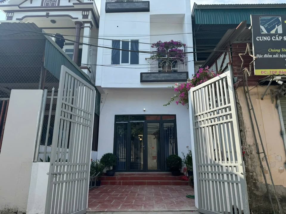 Nhà 3 tầng hốt bạc gần KCN Bá Thiện 1, vừa ở vừa kiếm tiền