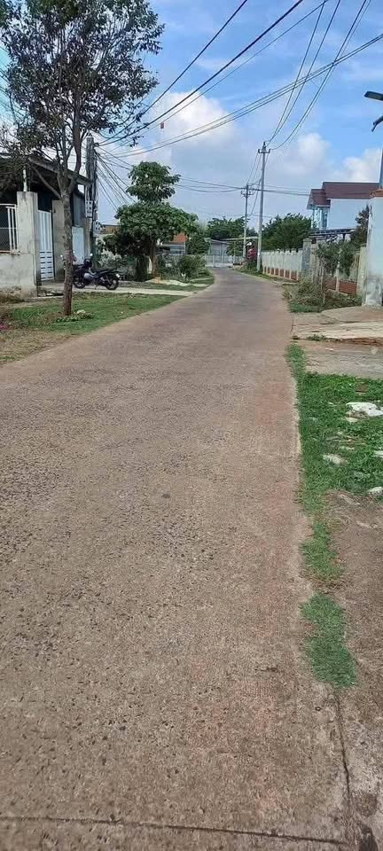 Bán đất mặt đường bê tông thôn Tân Hưng, phường Eakao, Đắk Lắk