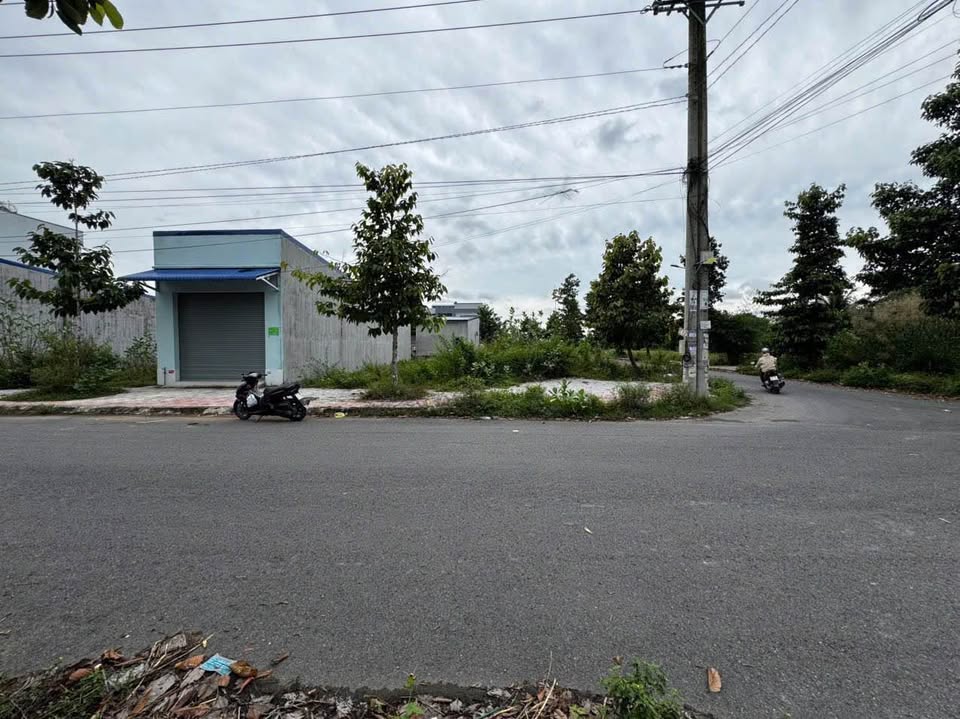 Đất góc 2 mặt tiền khu tái định cư Long Hòa, vị trí đẹp, giá tốt