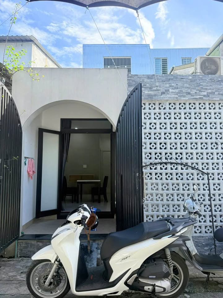 Nhà khu quy hoạch Nguyễn Phúc Lan, Huế 50m2, mặt tiền 4,6m, sổ hồng chính chủ, giá chỉ 1,6 tỷ