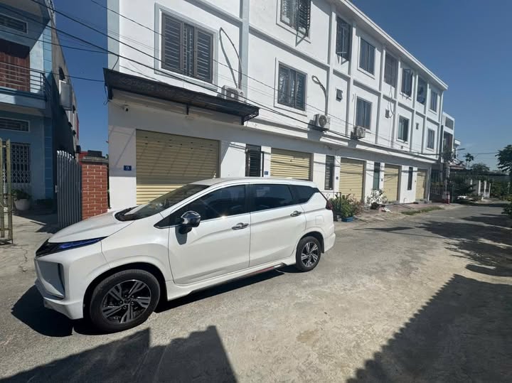 Bán nhà 3 tầng mặt đường nhựa Phúc Hải, Đa Phúc, Dương Kinh, Hải Phòng, diện tích 40m2, 3 phòng ngủ, giá 2.15 tỷ