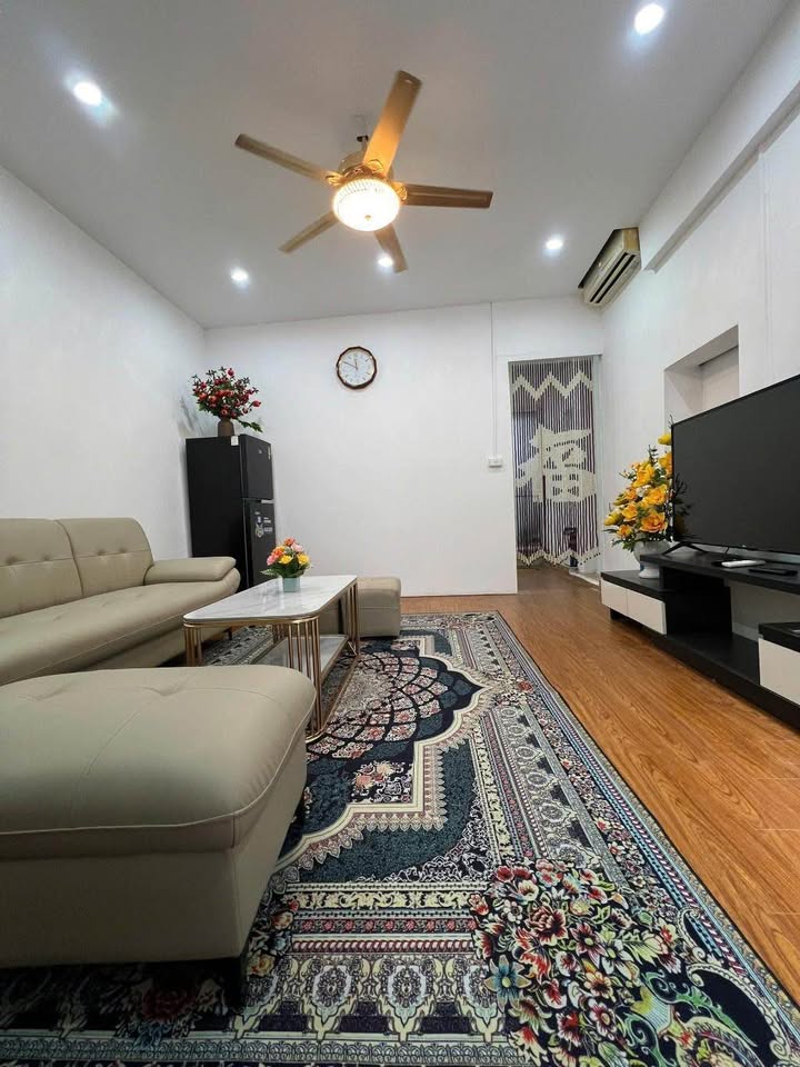 Nhà Tây Hồ, lô góc 30m2, ô tô đỗ cửa, 2 mặt ngõ thoáng sáng