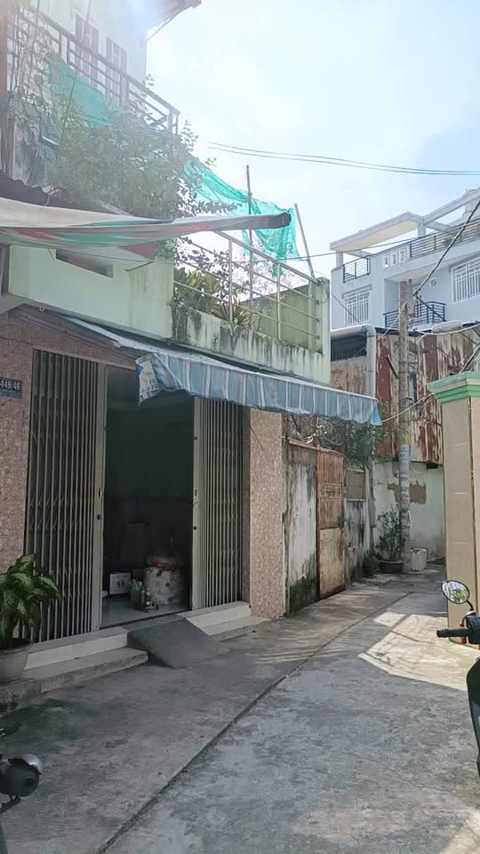 Bán nhà phố 2 lầu, 3 phòng ngủ, 3wc tại đường Lê Quang Sung, Phường 9, Quận 6, giá chỉ 4.98 tỷ