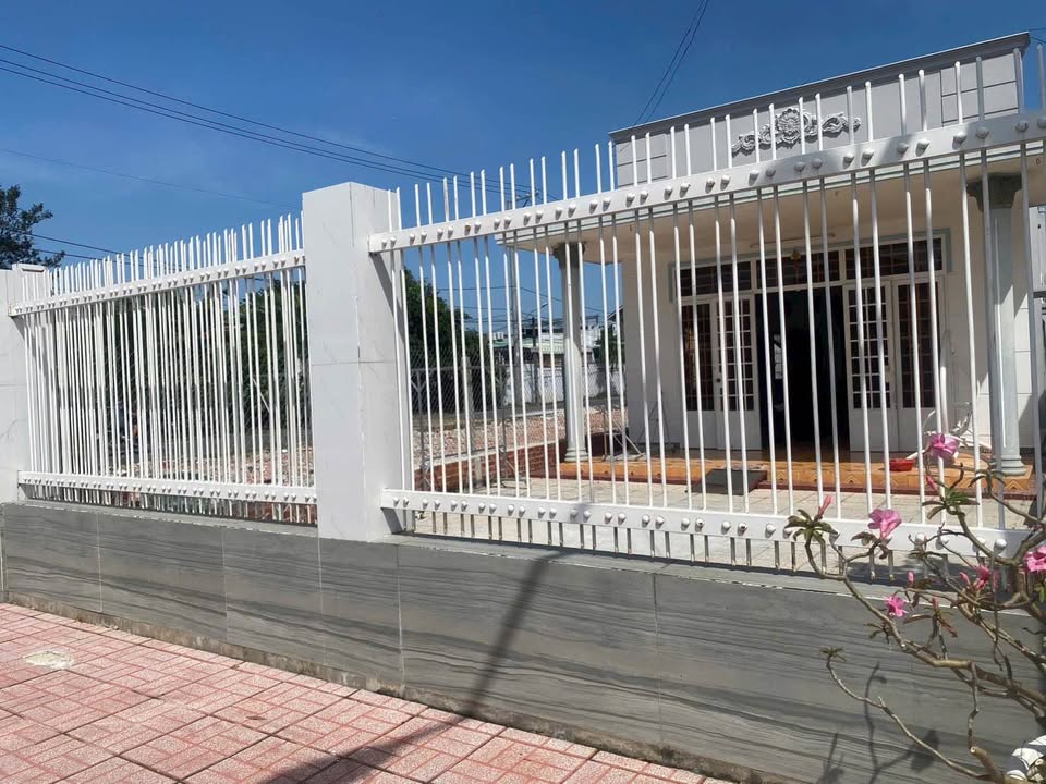 Nhà nở hậu cực duyên dáng với chiều ngang 6.16m, nở hậu lên tới 7.8m