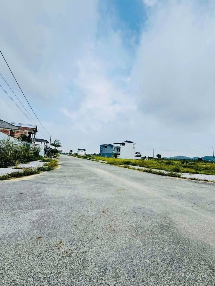 Siêu phẩm lô góc 2 mặt tiền Nguyễn Huân, khu đô thị Hói Sen đang làm mưa làm gió tại Huế đây ạ