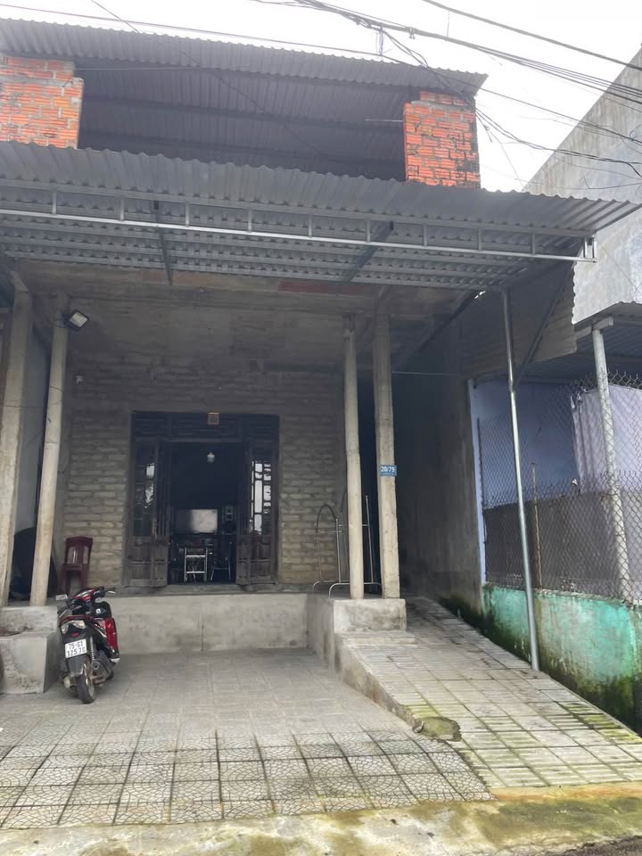 Siêu phẩm nhà thô 2 tầng đang chờ chủ nhân mới tại 79 Phùng Lưu, Thủy Dương, Thừa Thiên Huế