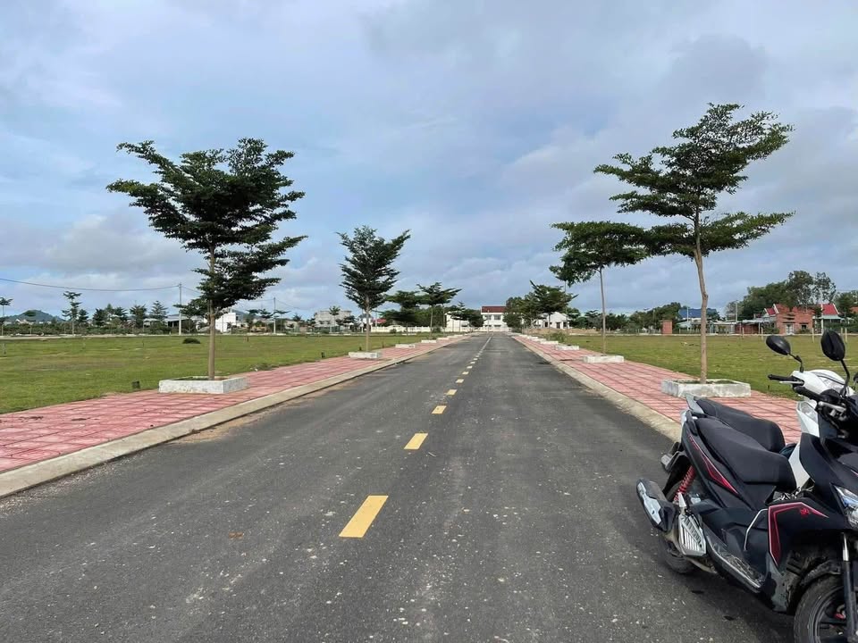 Bán đất 150m2 mặt tiền 6m đường An Nhuệ, Phù Cát, Bình Định