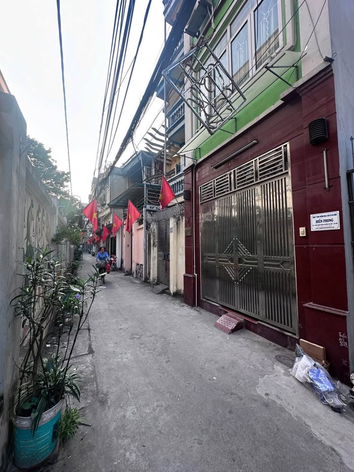 Bán nhà 5 tầng, 35m2, ô tô đỗ cổng, trung tâm Hai Bà Trưng, Hà Nội