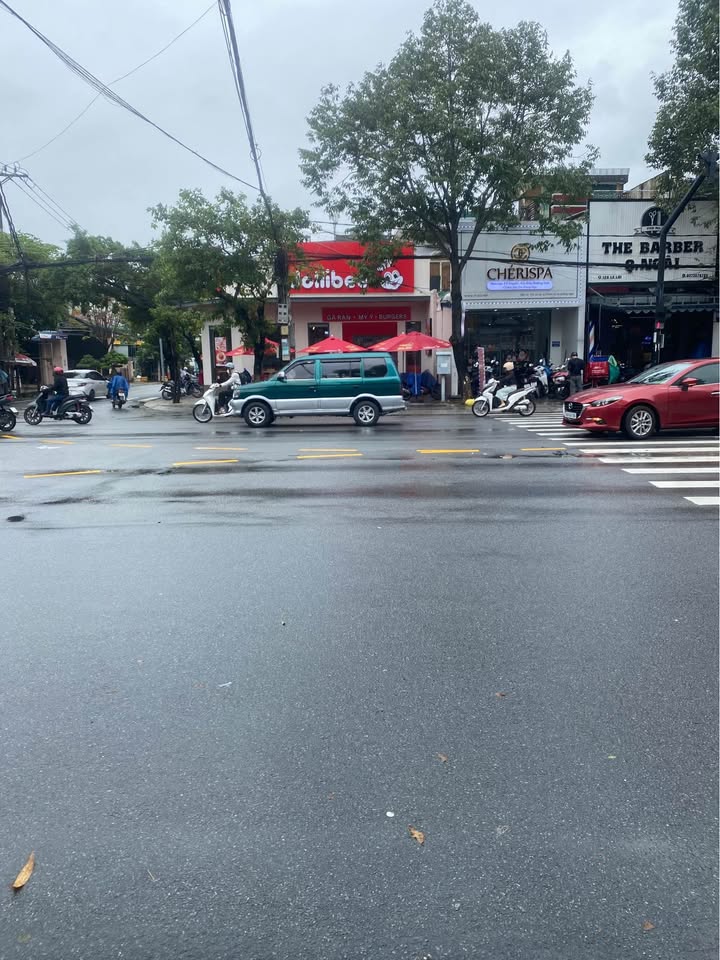 Nhà 2 tầng mặt tiền đường Lê Lợi, vị trí kinh doanh sầm uất