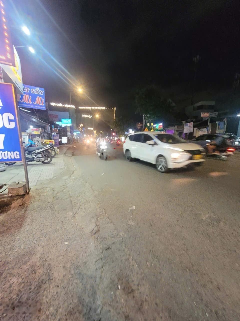 Hẻm gần mặt tiền nơ trang long - nở hậu - dòng tài chính