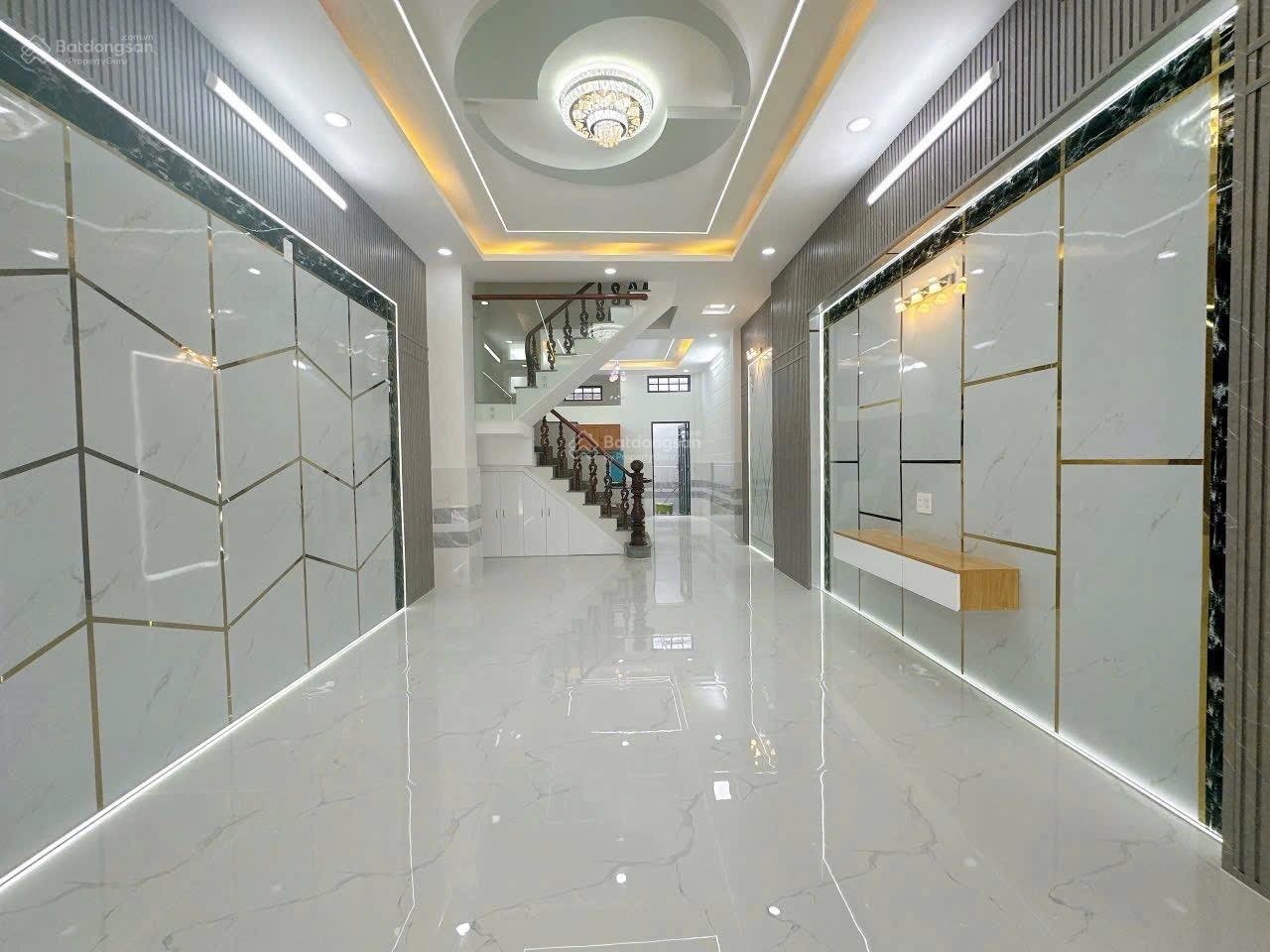 Cần bán nhà shr chính chủ từ ba chín ko triệu