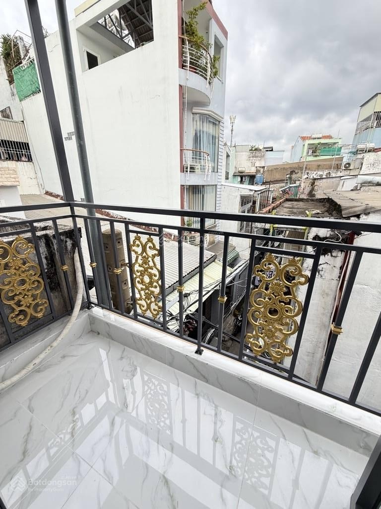 Nhà 3 tầng_2pn_3wc_mỗi tầng 1 ban công_tặng full nội thất.2,75 tỉ