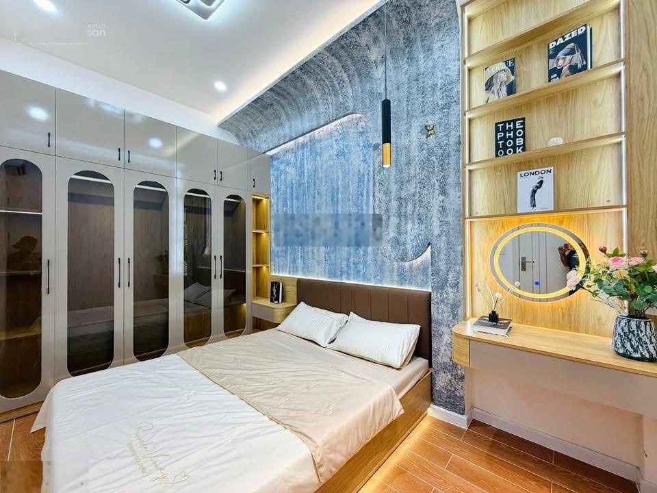 Còn xót 1 căn Lê Thị Riêng Quận1.Giá 4ty150.DT 65m2(5mx13m) hẻm oto