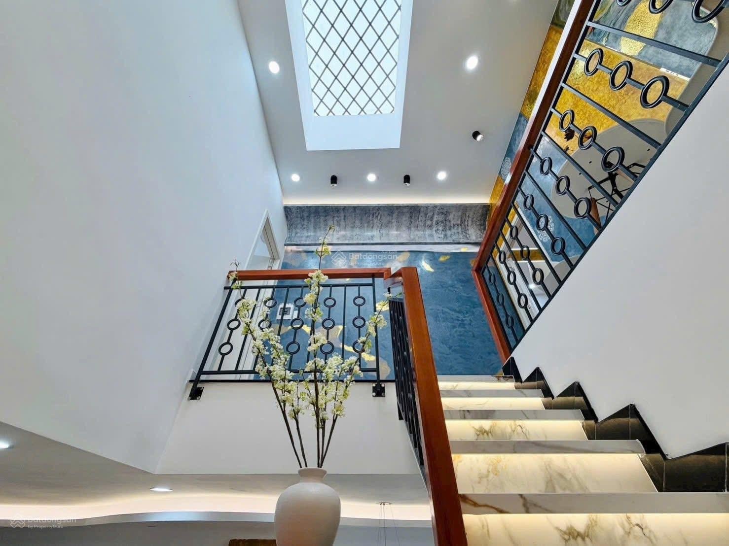 Bán nhà CMT8 Q1 50m2, chỉ 4tỷ850triệu có shr hẻm xe oto vào được Lh ngay