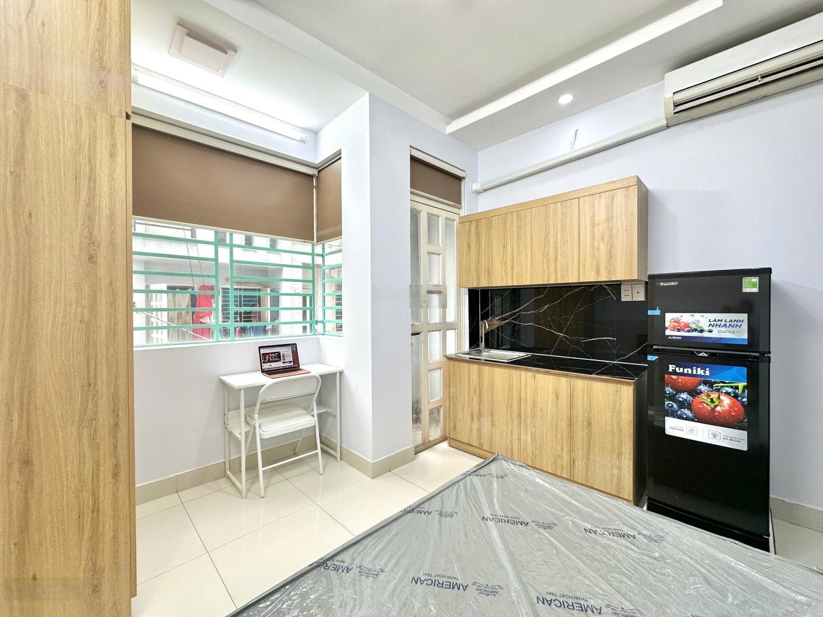 Cho Thuê Phòng Studio Ban Công 30m2 Full Nội Thất Ngay Phan Xích Long,Chợ Bà Chiểu,Ngã Tư Phú Nhuân