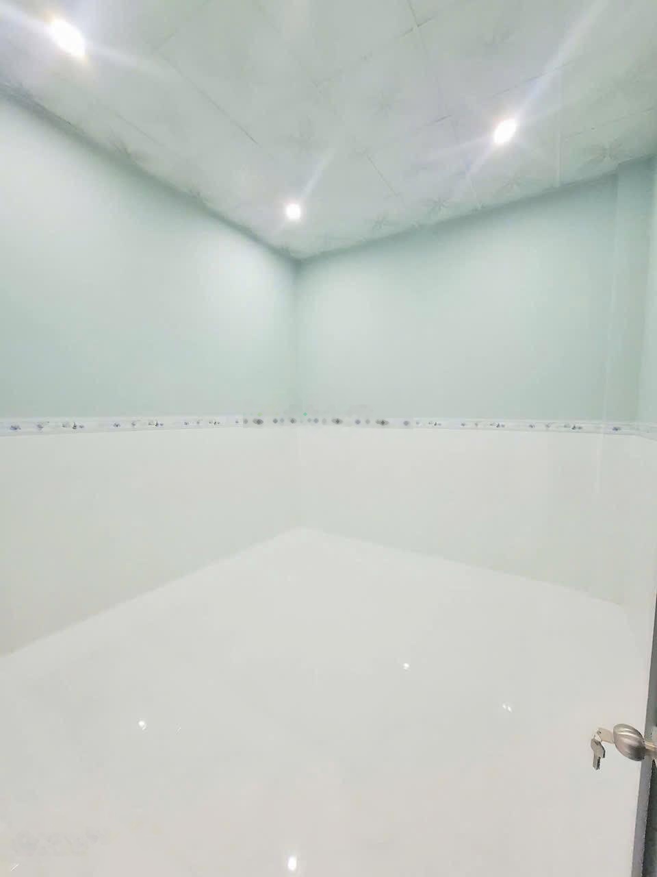 Cho thuê nhà mới xây sạch đẹp. dt: 110m2. giá: 5tr/ tháng