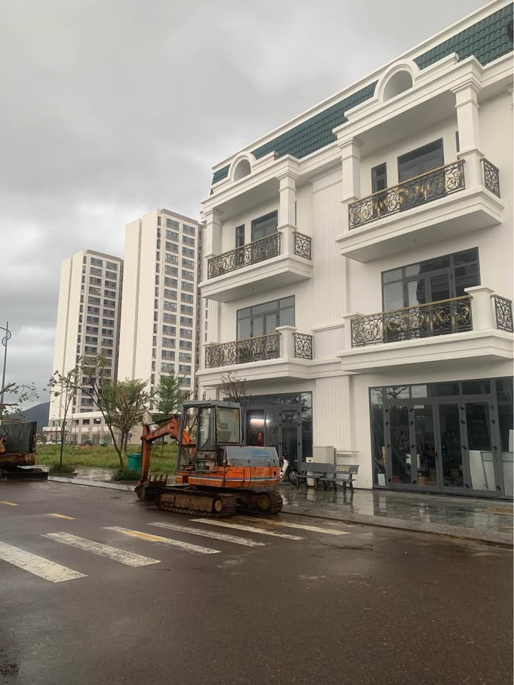 Chốt đơn nhanh nhà 3 tầng mặt tiền kinh doanh An Phú Thịnh, 140m2, giá siêu hời