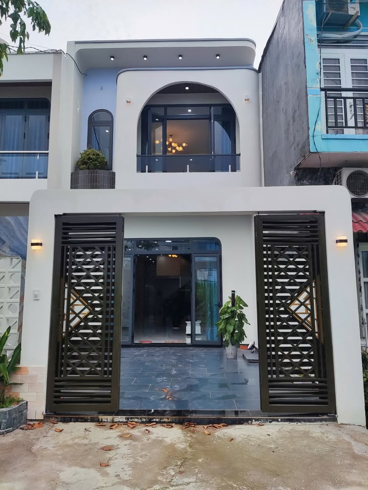 Siêu phẩm nhà mới xây 1 trệt 1 lầu, sẵn sàng đón chủ nhân mới