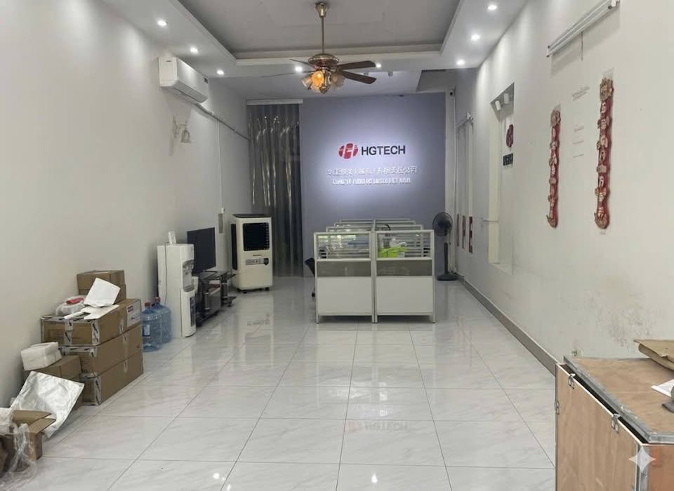 Nhà 3 tầng siêu xinh, view vườn hoa, sẵn sàng đón chủ mới