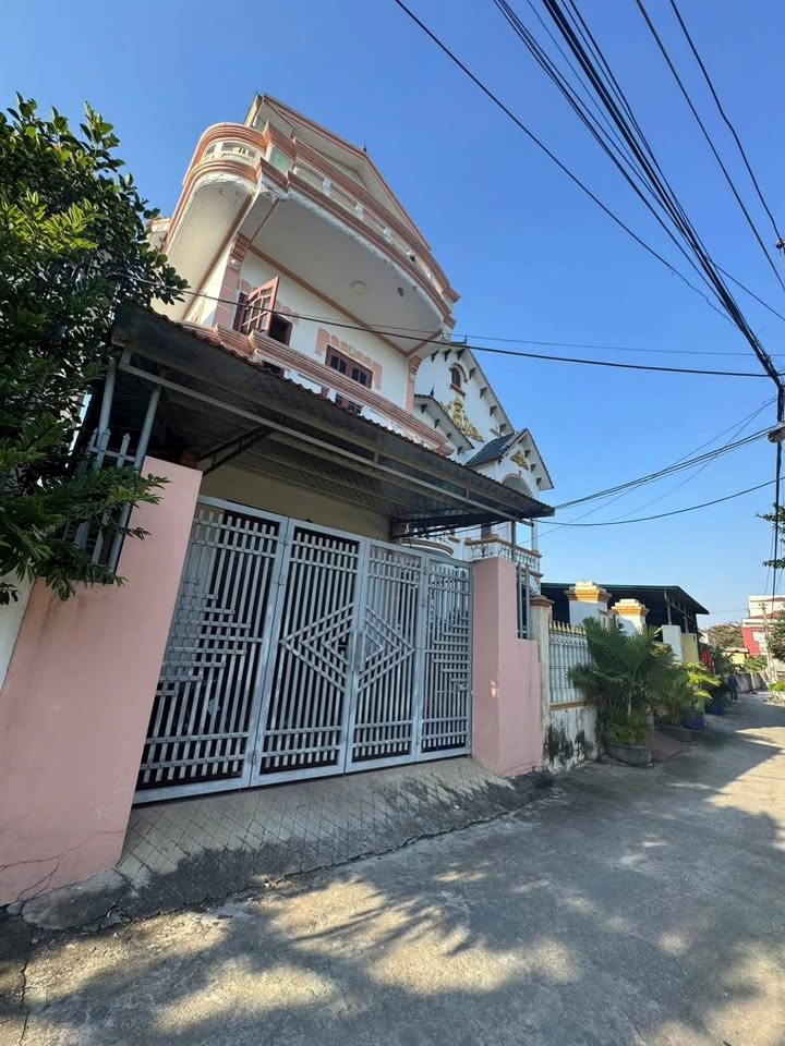 Nhà 3 tầng kiên cố, dòng tiền 6 triệu/tháng, giá hơn 3 tỷ tại Mỹ Hào