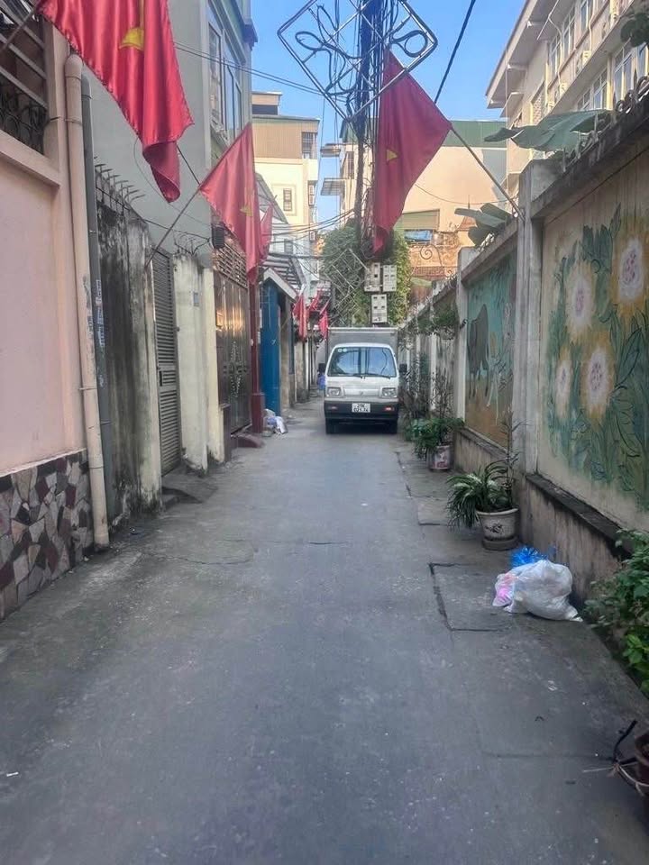 Chào mừng quý vị đến với "căn hộ trong mơ" tọa lạc tại phố Thanh Nhàn, một vị trí đắc địa hiếm có khó tìm tại Hà Nội