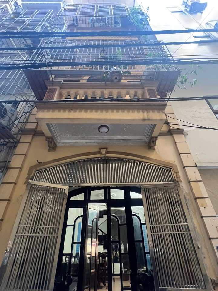 Siêu phẩm cầu giấy nhà 50m2, 4 ngủ, nhỉnh 16 tỷ, tặng kèm nội thất gỗ ấm cúng