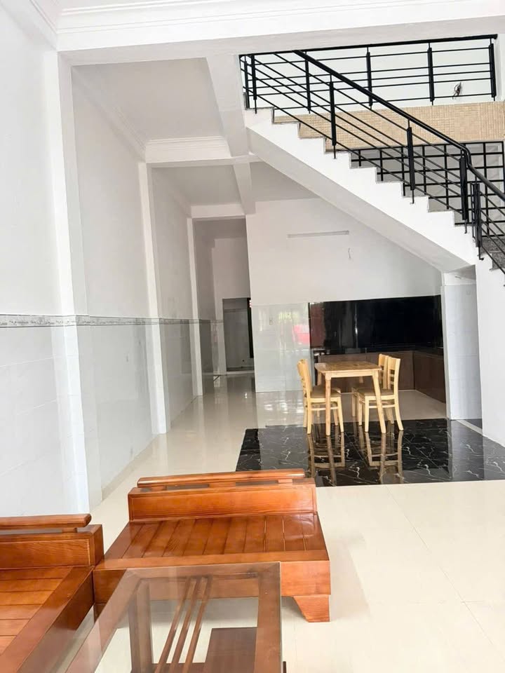 Bán nhà 2 tầng đường 7.5m Phan Triêm, Hòa Xuân, Đà Nẵng - 3 phòng ngủ