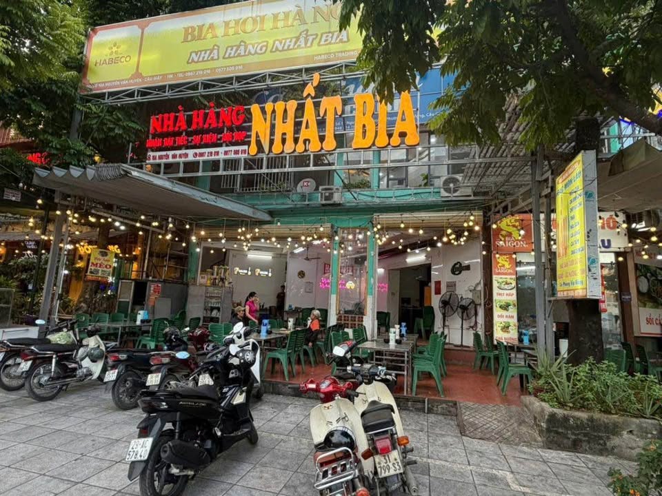 Siêu phẩm kinh doanh hai tầng mặt phố Nguyễn Văn Huyên, dòng tiền 60 triệu/tháng