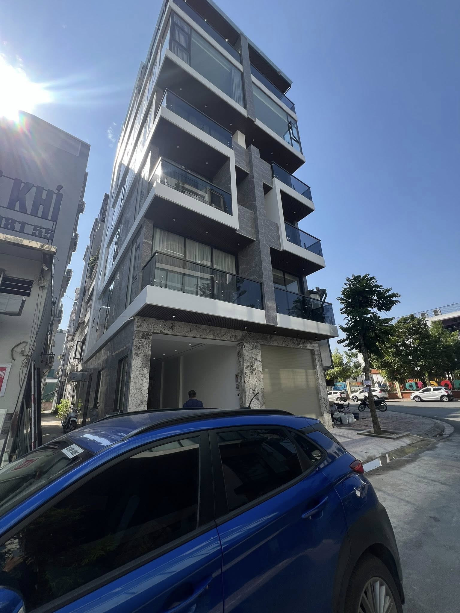 Nhà 6 tầng thang máy, gara ô tô, view pháo hoa tại tái định cư Ngọc Thụy