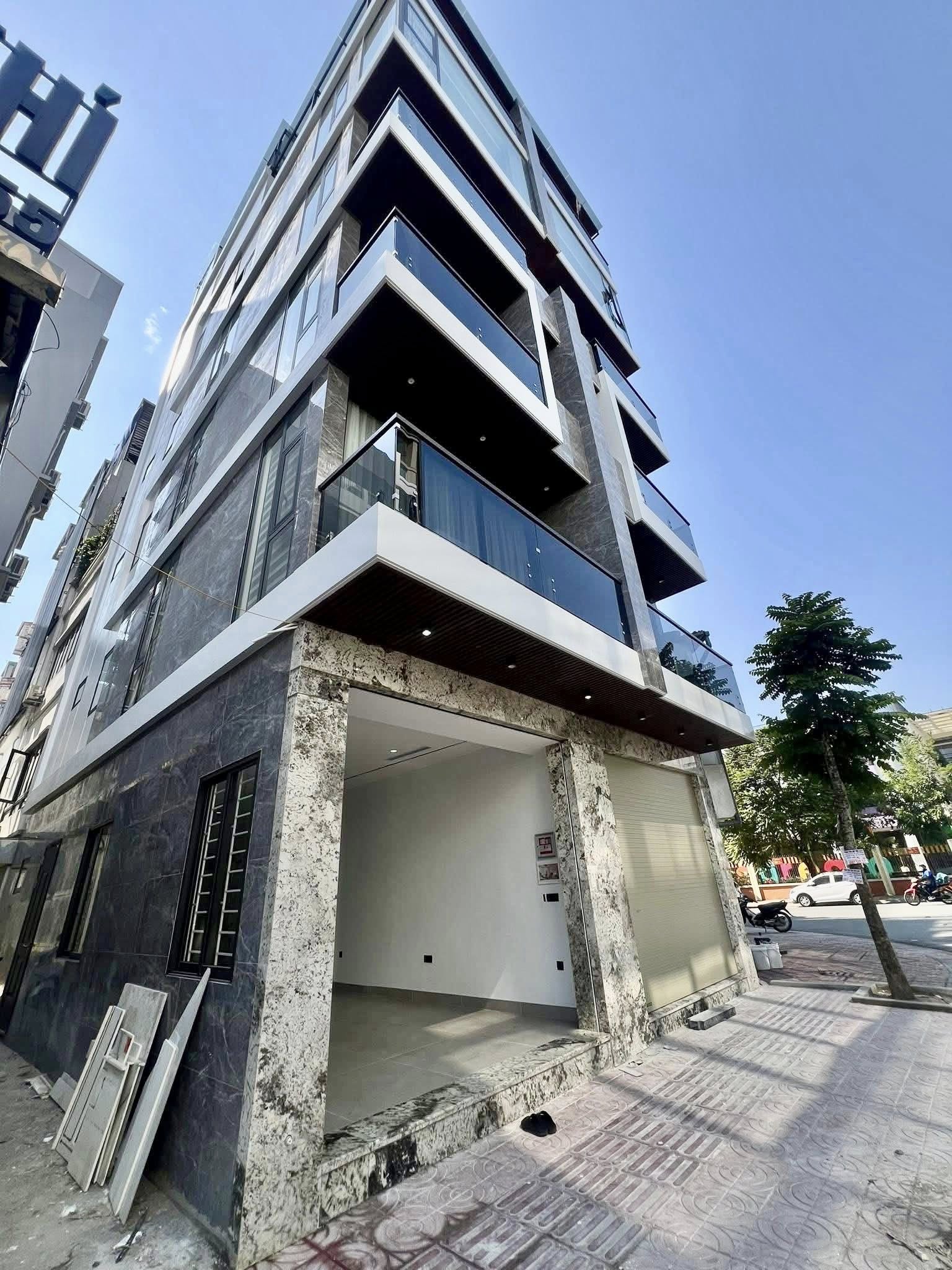 Nhà tái định cư Ngọc Thụy, gara ô tô, thang máy, full nội thất, kinh doanh đỉnh