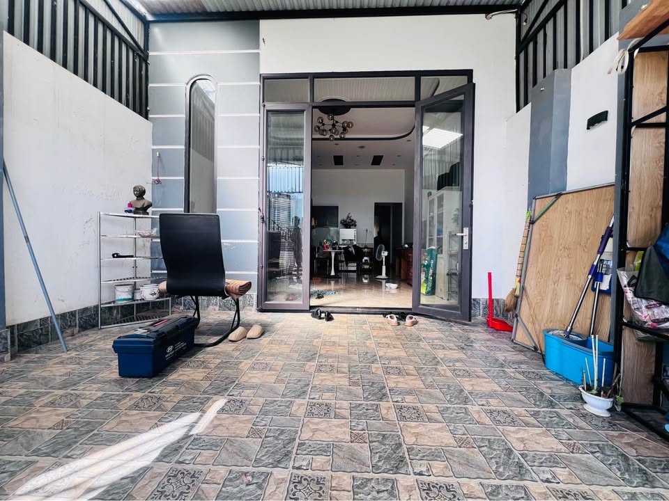 Bán nhà hẻm Lý Thái Tổ, Pleiku 5m x 24m, 3 phòng ngủ, giá 1,35 tỷ