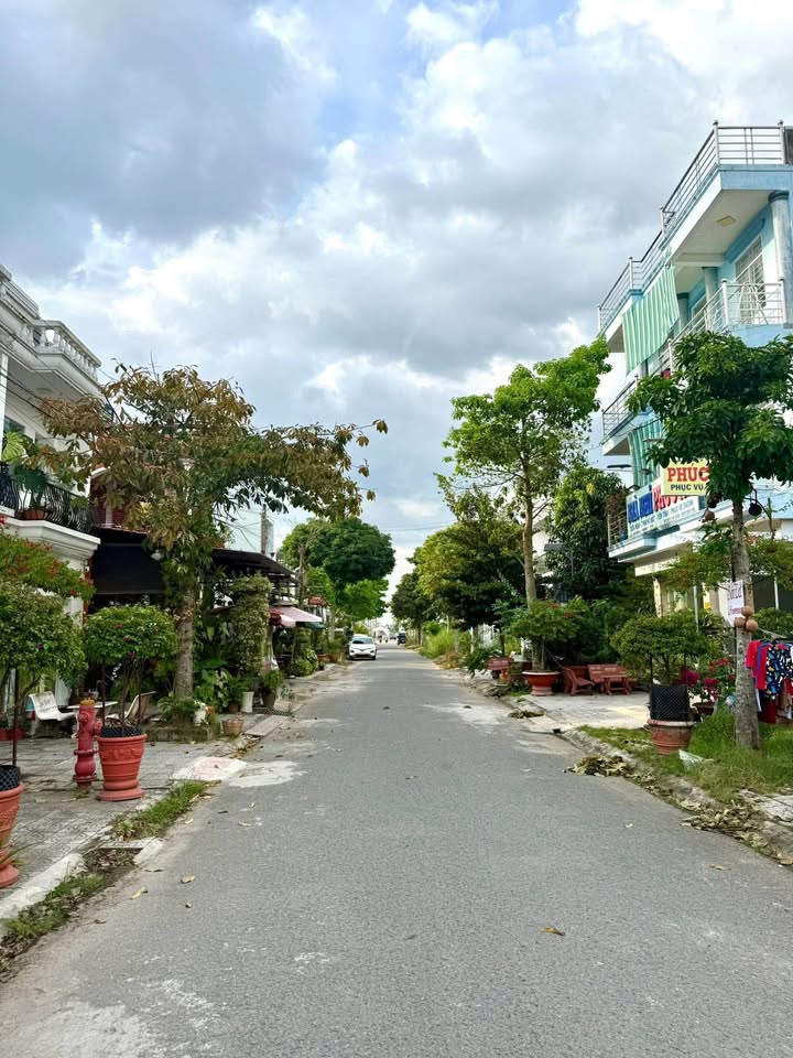 Nhà mới xây dựng tại đường 7A, khu Mình Lính, nay là Phường Thanh Đức, Thành phố Vĩnh Long