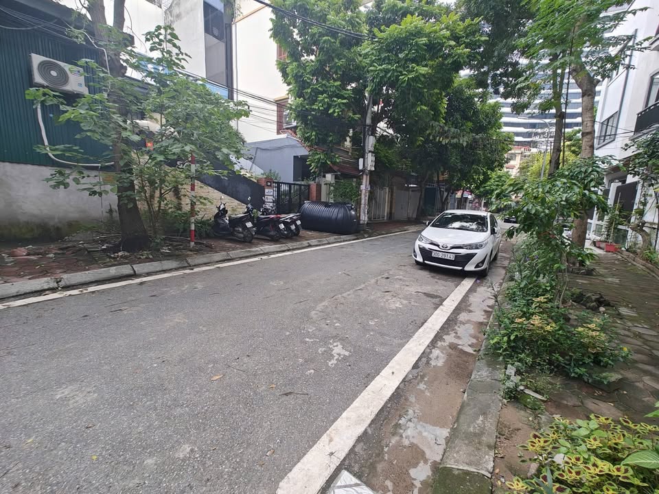 Biệt thự Ngoại Giao Đoàn, lô góc 2 mặt thoáng, ô tô tránh, 120m², sổ đỏ sẵn sàng