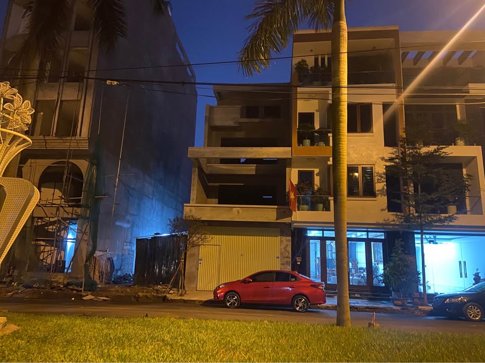 Bán đất Vĩnh Yên kèm nhà thô 5 tầng, 115m2