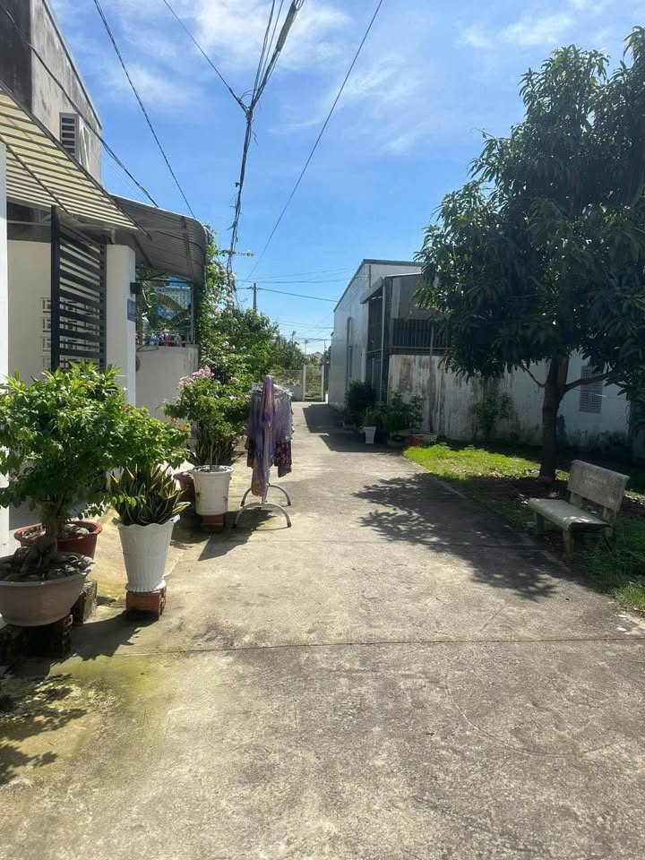 Bán nhà 1 trệt 1 lửng, 4mx16m, hẻm ô tô Lê Văn Phẩm, Mỹ Tho