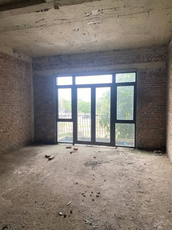 Bán nhà phố Damsan, mặt tiền 5m, thiết kế thang máy