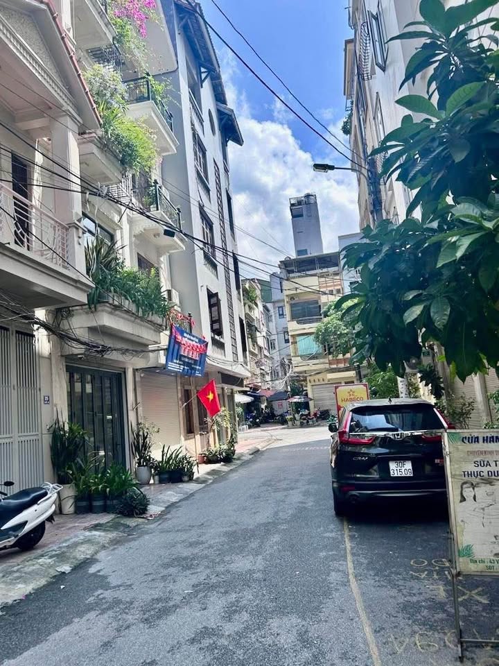 Ba Đình gara ô tô, vỉa hè phân lô, vừa ở vừa kinh doanh, nhỉnh 19 tỷ