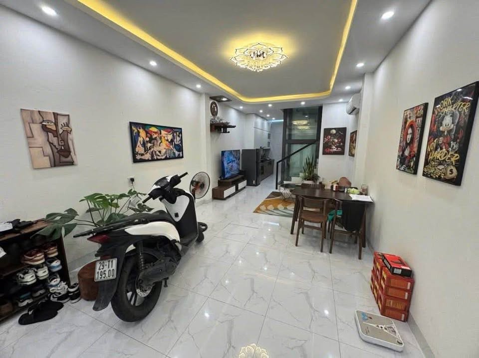 Chào mừng bạn đến với tổ ấm mơ ước tại trung tâm Long Biên, Hà Nội