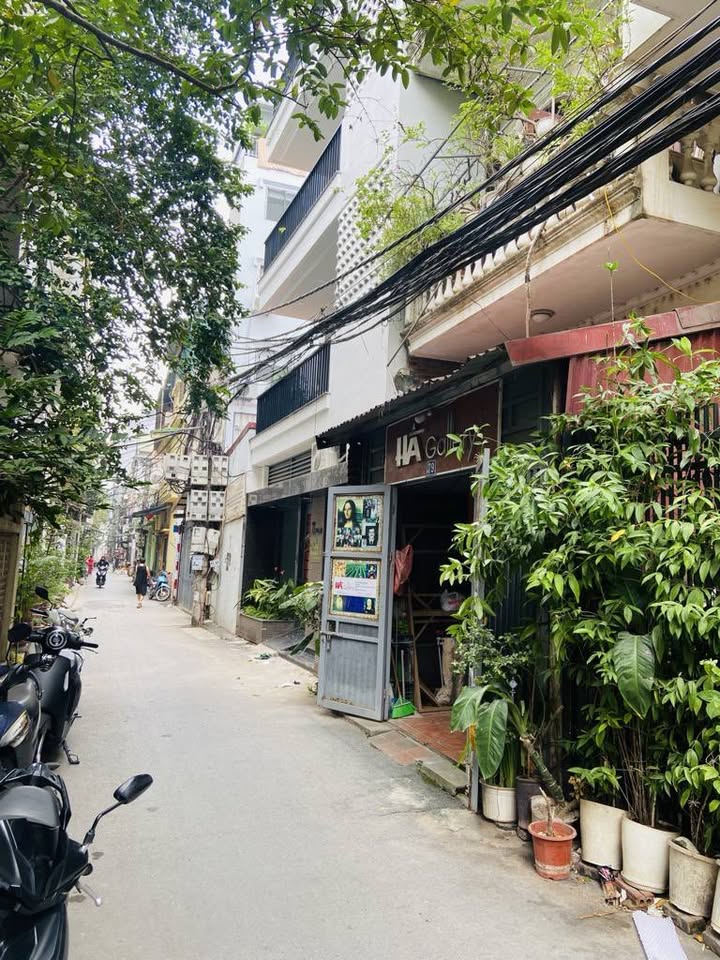 Nhà Xuân Diệu - 49.2m² - 4 tầng - Ô tô đỗ cửa - Khu vip Tây Hồ