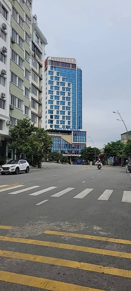 Nhà 6 tầng tọa lạc tại mặt đường Hậu Cần, Phường Bãi Cháy, Thành phố Hạ Long, Tỉnh Quảng Ninh