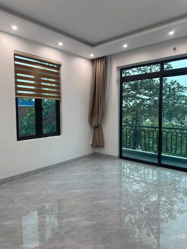 Nhà 2 tầng đầu ve, mặt tiền rộng 7m, gần Quảng trường Lam Sơn - Giá tốt