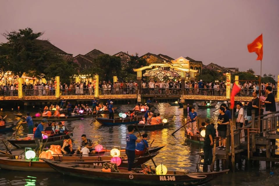 Villa tuyệt đẹp tọa lạc ngay trung tâm Phố Cổ Hội An, với diện tích 254m² và mặt tiền rộng lớn 15m