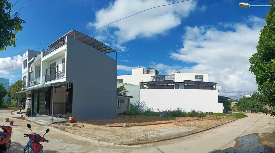 Bán lô đất góc 69m2 đường Lê Văn Thủ, cách chợ Dinh 200m, hướng Đông Nam