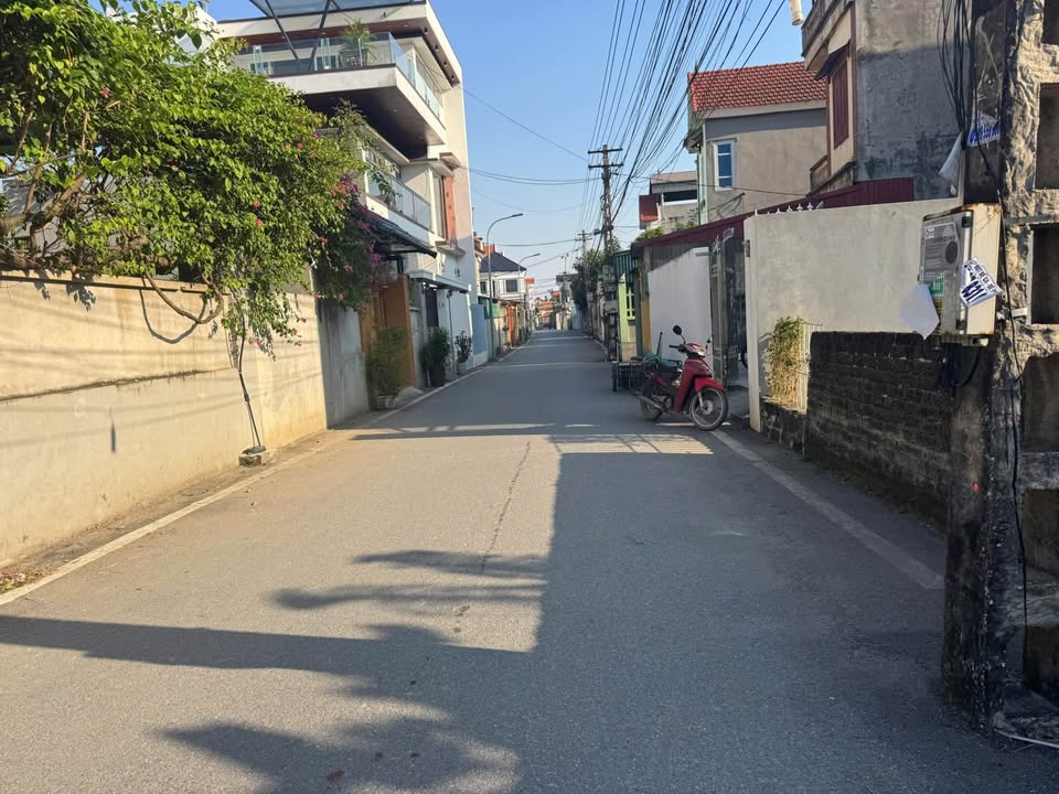 Nhà 3 tầng 'full option' ở Mỹ Hào, Hưng Yên, dòng tiền 6 triệu/ tháng, ô tô 'chui lọt'