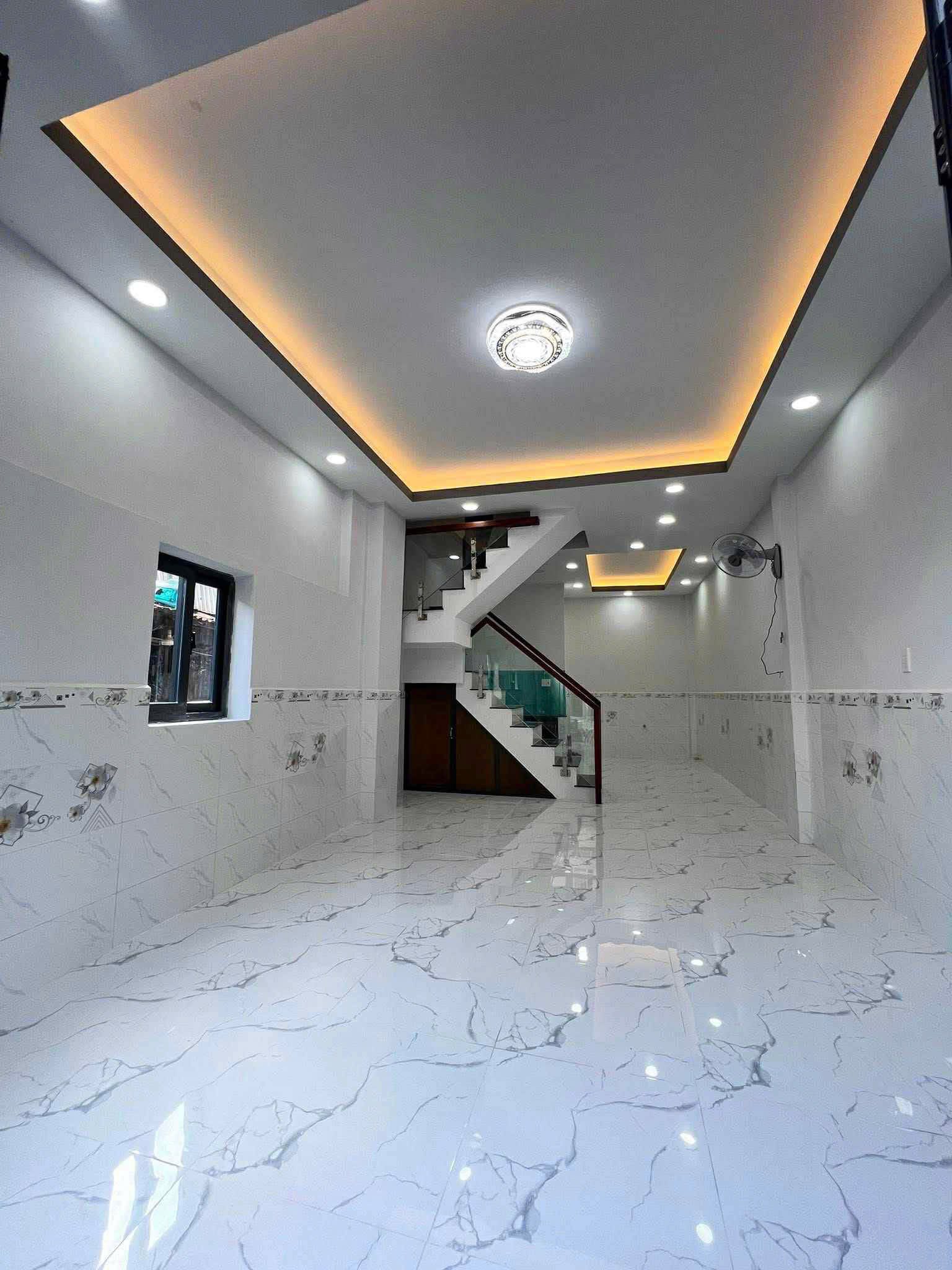 Nhà Nguyễn Thị Thập Quận 7, 2 ngủ full nội thất, giá "hời" 10 triệu/tháng - vào ở ngay