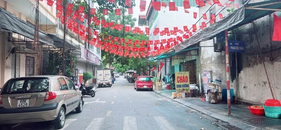 Nhà 3 tầng mặt phố kinh doanh sầm uất, Phan Bội Châu, Phúc Yên